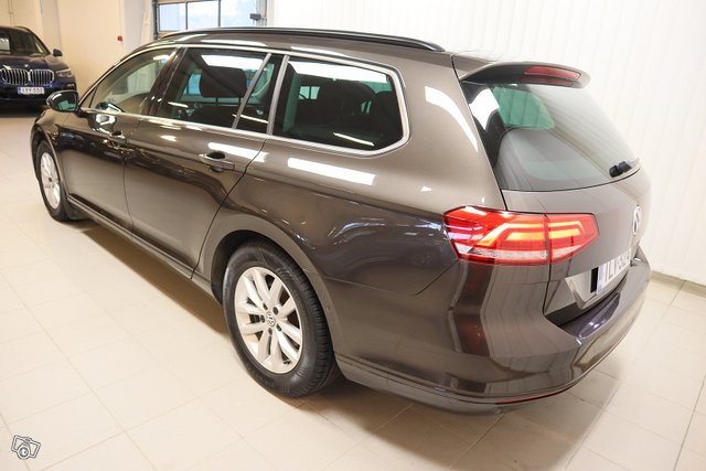 Volkswagen Passat 2