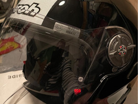 Airoh J105, Ajoasut, kengät ja kypärät, Mototarvikkeet ja varaosat, Vantaa, Tori.fi Airoh J105, Ajoasut, kengät ja kypärät, Mototarvikkeet ja varaosat, Vantaa, Tori.fi