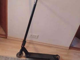 Scootti/temppupotkulauta, Rullaluistelu ja skeittaus, Urheilu ja ulkoilu, Kankaanpää, Tori.fi Scootti/temppupotkulauta, Rullaluistelu ja skeittaus, Urheilu ja ulkoilu, Kankaanpää, Tori.fi