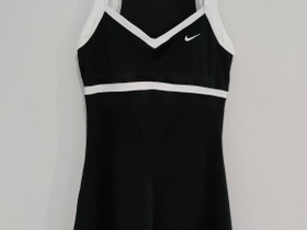 Nike urheilumekko S, Vaatteet ja kengät, Kauhava, Tori.fi Nike urheilumekko S, Vaatteet ja kengät, Kauhava, Tori.fi