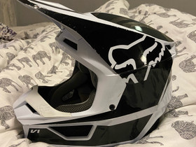 Fox V1 crossikypärä (koko M), Ajoasut, kengät ja kypärät, Mototarvikkeet ja varaosat, Kontiolahti, Tori.fi Fox V1 crossikypärä (koko M), Ajoasut, kengät ja kypärät, Mototarvikkeet ja varaosat, Kontiolahti, Tori.fi