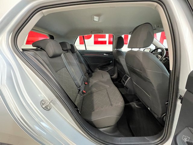 Volkswagen Golf 13