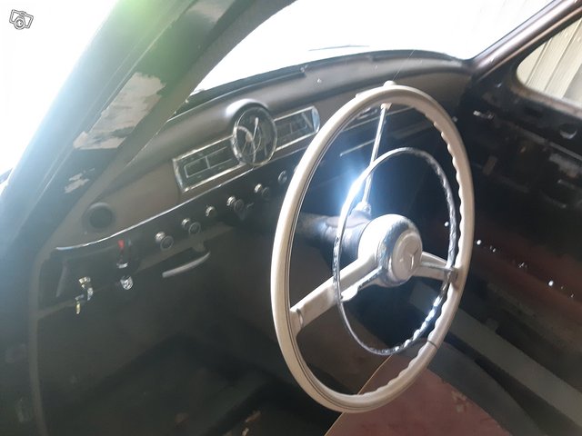 Mercedes-Benz 180 6