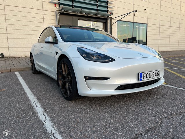 Tesla Model 3 3