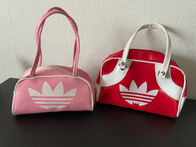 Kaksi Adidas -lastenlaukkua, Laukut ja hatut, Asusteet ja kellot, Turku, Tori.fi Kaksi Adidas -lastenlaukkua, Laukut ja hatut, Asusteet ja kellot, Turku, Tori.fi