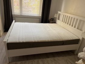 Hemnes sänky ja patja, Sängyt ja makuuhuone, Sisustus ja huonekalut, Järvenpää, Tori.fi Hemnes sänky ja patja, Sängyt ja makuuhuone, Sisustus ja huonekalut, Järvenpää, Tori.fi