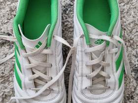 Adidas nappikset 42 1/3, Jalkapallo, Urheilu ja ulkoilu, Lahti, Tori.fi Adidas nappikset 42 1/3, Jalkapallo, Urheilu ja ulkoilu, Lahti, Tori.fi
