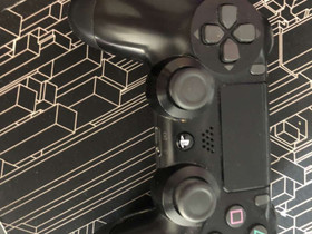 Musta Playstation 4 ohjain, Pelikonsolit ja pelaaminen, Viihde-elektroniikka, Laukaa, Tori.fi Musta Playstation 4 ohjain, Pelikonsolit ja pelaaminen, Viihde-elektroniikka, Laukaa, Tori.fi