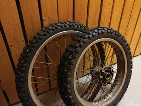 Kuluneet nastarenkaat, Mopot, Moto, Oulu, Tori.fi Kuluneet nastarenkaat, Mopot, Moto, Oulu, Tori.fi