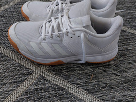 Adidas sisäpelitossut, Kuntoilu ja fitness, Urheilu ja ulkoilu, Masku, Tori.fi Adidas sisäpelitossut, Kuntoilu ja fitness, Urheilu ja ulkoilu, Masku, Tori.fi