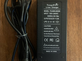 Li-Ion Akkuihin tarkoitettu laturi, Muu viihde-elektroniikka, Viihde-elektroniikka, Helsinki, Tori.fi Li-Ion Akkuihin tarkoitettu laturi, Muu viihde-elektroniikka, Viihde-elektroniikka, Helsinki, Tori.fi