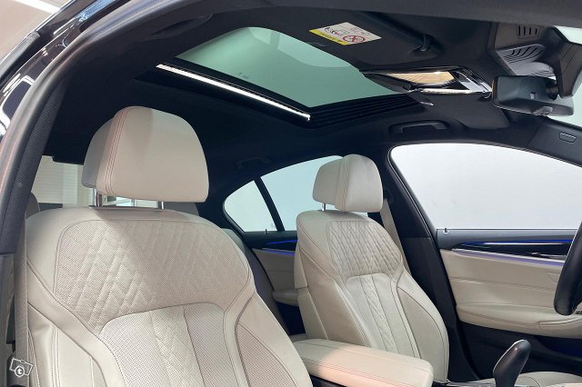 BMW M550i 22