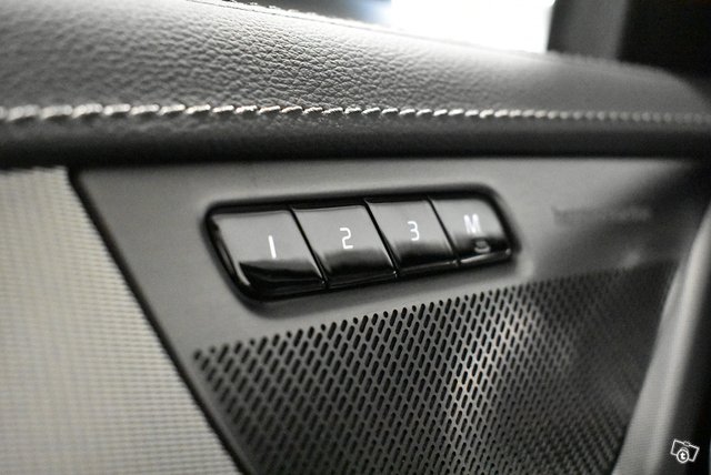 Volvo XC90 13