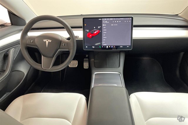 Tesla Model 3 5
