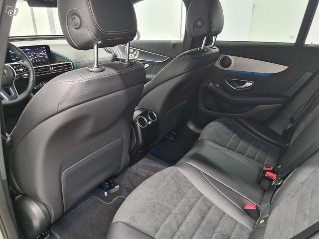 Mercedes-Benz EQC 9
