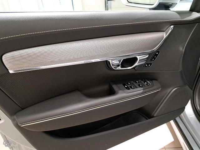 VOLVO V90 24
