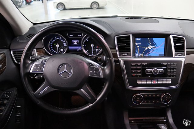 Mercedes-Benz GL 2