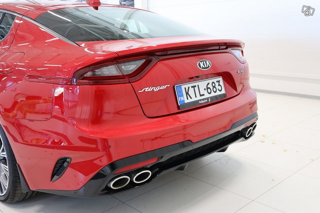 Kia Stinger 23