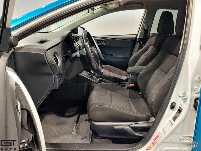 Toyota Auris 12