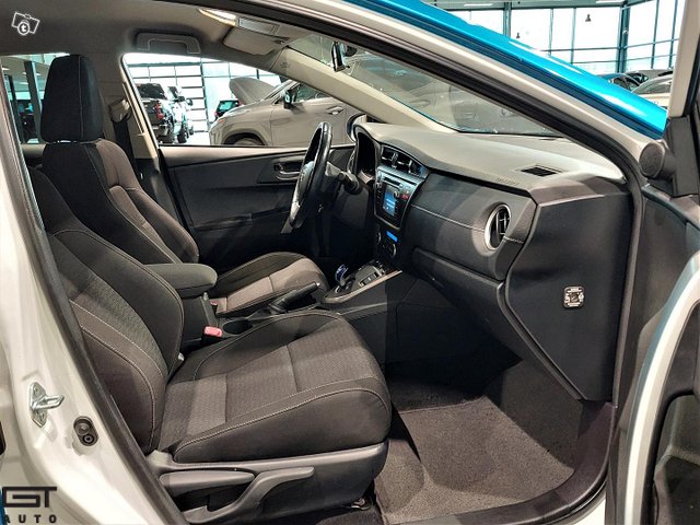 Toyota Auris 15