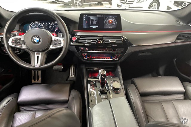 BMW M5 8