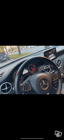 Mercedes-Benz A 180 4