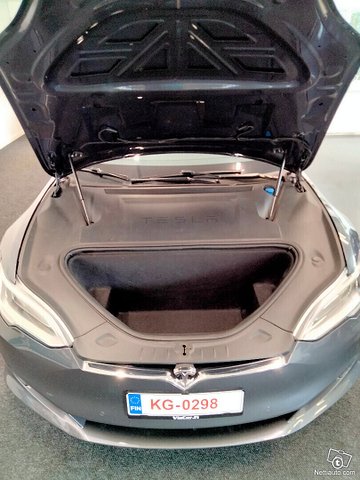 Tesla Model S 15