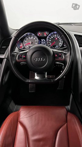 Audi R8 10
