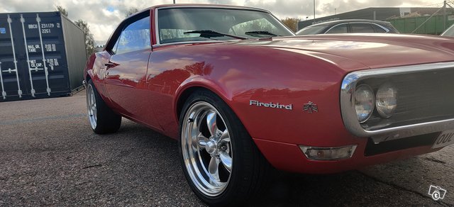 Pontiac Firebird 2