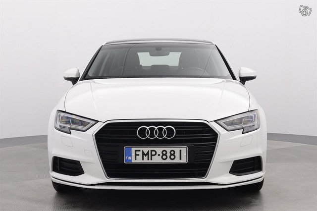 AUDI A3 8