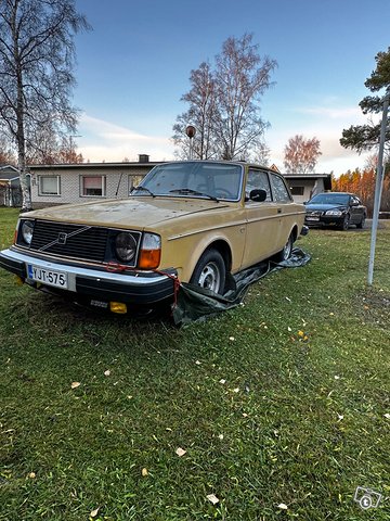 Volvo 240 12