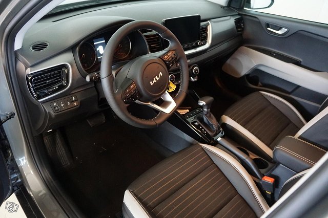 Kia STONIC 9