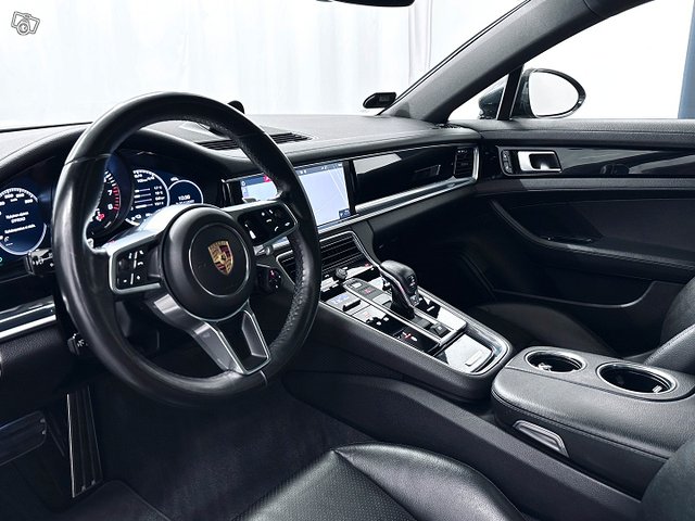 Porsche Panamera 5