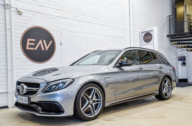 Mercedes-Benz C 63 AMG