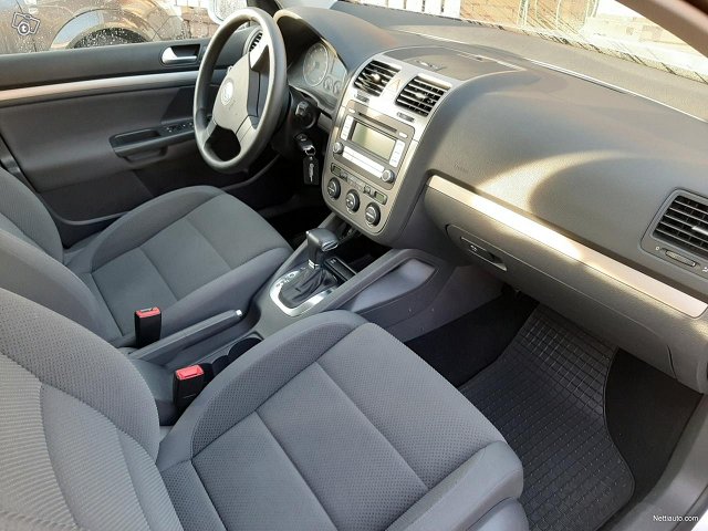 Volkswagen Golf 11