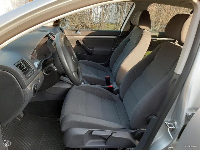 Volkswagen Golf 13