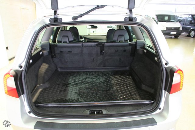 Volvo V70 5