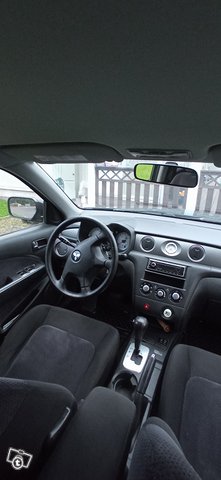 Mitsubishi Outlander 4