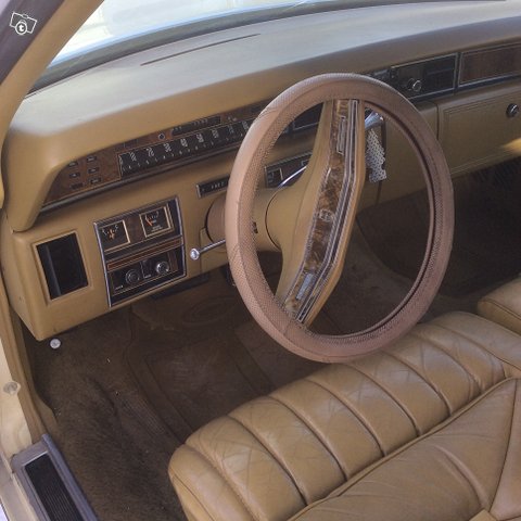 Lincoln Continental 12