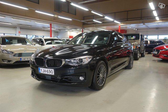 BMW 330 Gran Turismo 1