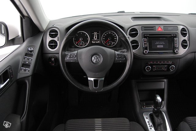 Volkswagen TIGUAN 11