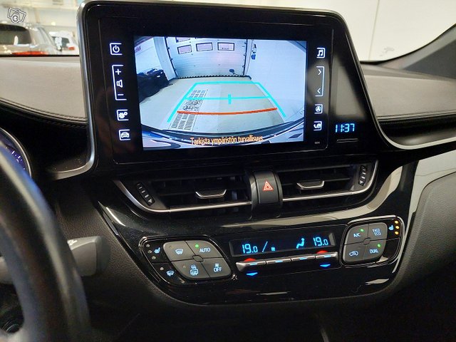 Toyota C-HR 14