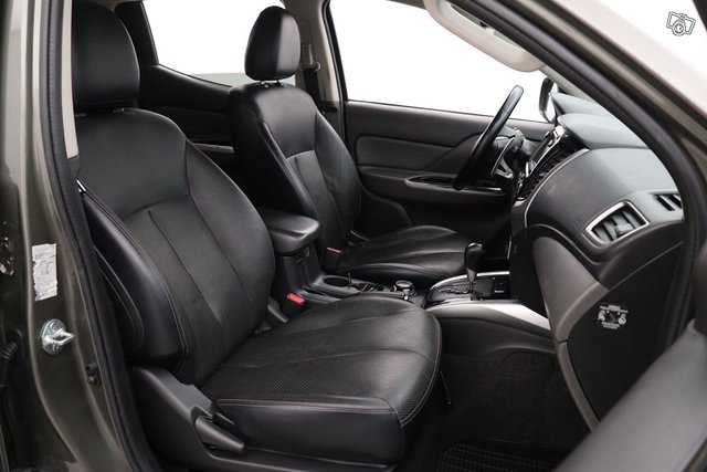 Mitsubishi L200 12