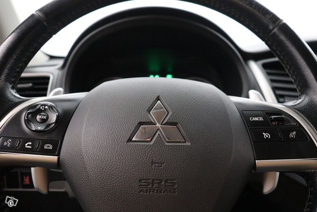 Mitsubishi L200 17