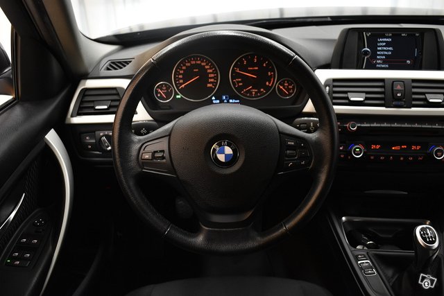 BMW 320 17
