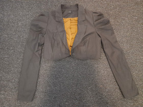 Vero moda lyhyt jakku 40, Vaatteet ja kengät, Alavus, Tori.fi Vero moda lyhyt jakku 40, Vaatteet ja kengät, Alavus, Tori.fi