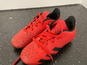 Adidaksen jalkapallokengät, kokoa 31, Jalkapallo, Urheilu ja ulkoilu, Pori, Tori.fi Adidaksen jalkapallokengät, kokoa 31, Jalkapallo, Urheilu ja ulkoilu, Pori, Tori.fi