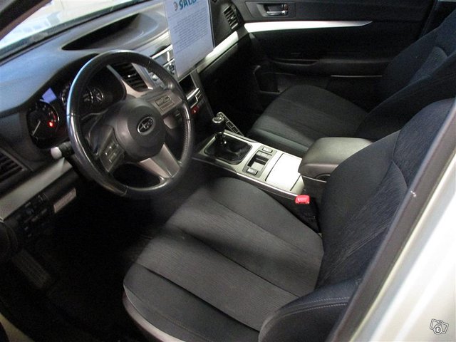 Subaru Legacy 13