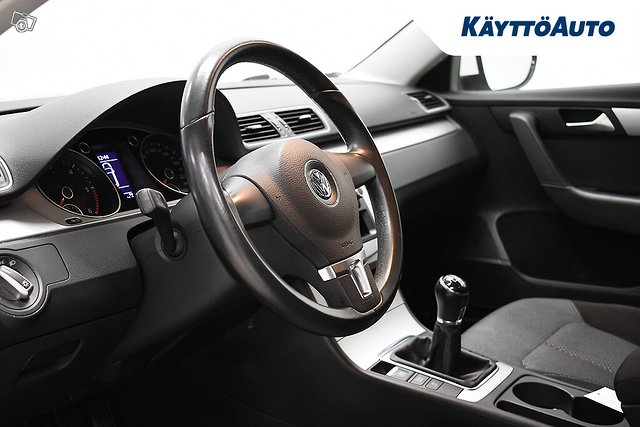 VOLKSWAGEN Passat 5