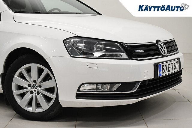 VOLKSWAGEN Passat 15